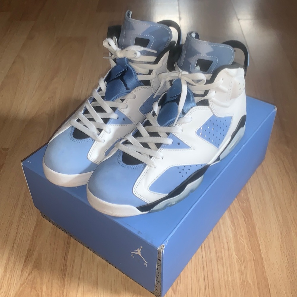 Nike Air Jordan Retro 6 UNC University Blue Size 10